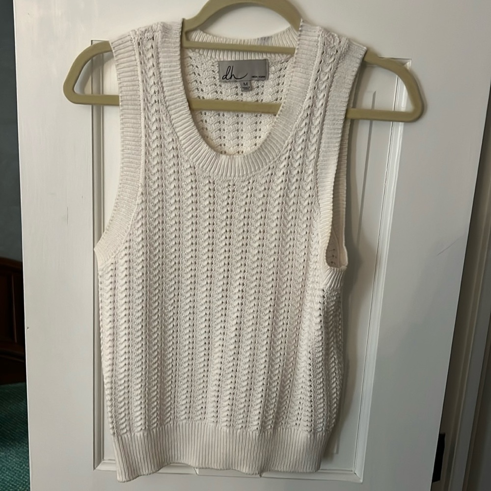 DH New York cotton sleeveless sweater